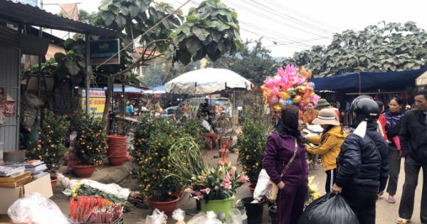 Những phiên chợ cuối năm đa sắc màu nơi địa đầu tổ quốc