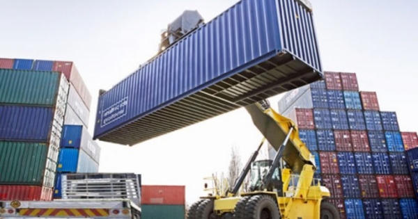 Tổng trị giá xuất nhập khẩu hàng hoá 8 tháng đầu năm tăng 13%