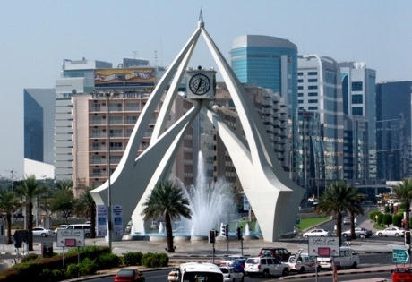Dubai - Thành phố xa xỉ bậc nhất thế giới bây giờ và 60 năm trước