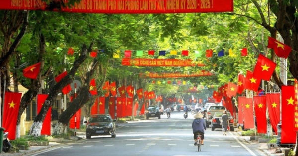 Người dân Hải Phòng phấn khởi trước thành công của Đại hội Đảng