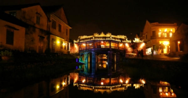 Đắm mình trong đêm phố cổ Hội An 2016