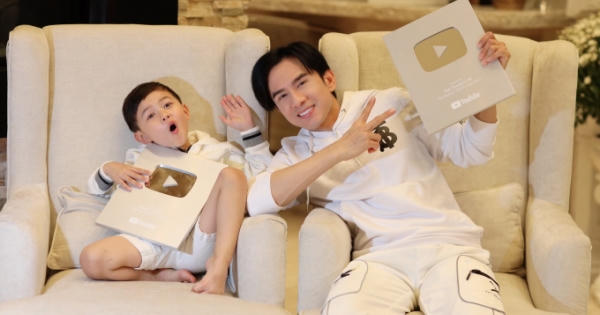 Đan Trường và con trai đồng loạt nhận nút bạc YouTube