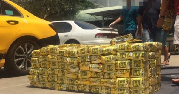 Bắt hơn 1,1 tấn ma túy giấu trong trà, loa thùng ở Sài Gòn