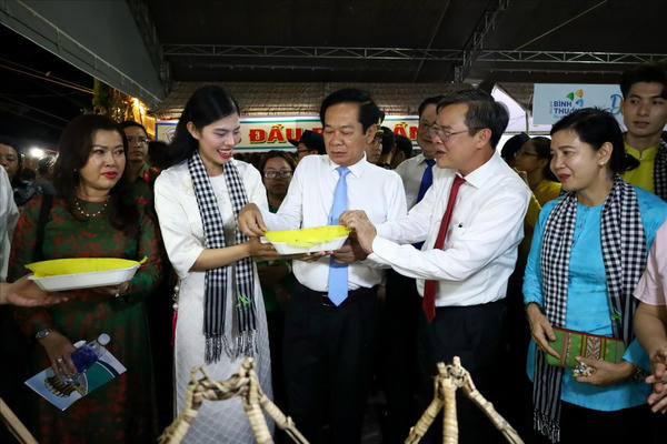 Lễ hội Bánh dân gian Nam Bộ 2025 tại Cần Thơ:  Tinh hoa ẩm thực hội tụ và những kỷ lục ấn tượng