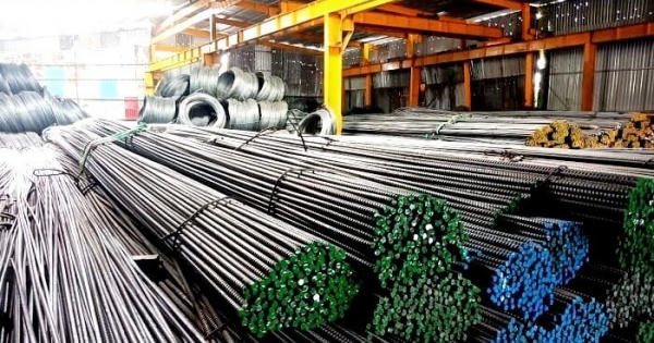 Giá thép đồng loạt giảm sau thời gian dài tăng "sốc"