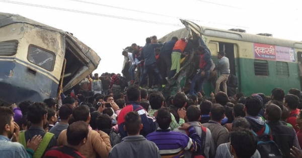 Tàu hỏa đâm nhau tại Ấn Độ, hơn 100 người bị thương