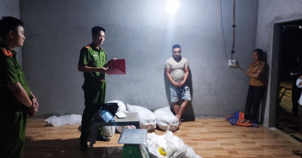 Bắt giữ nhóm đối tượng ăn trộm hàng chục tấn cám của Công ty chăn nuôi Sơn Động