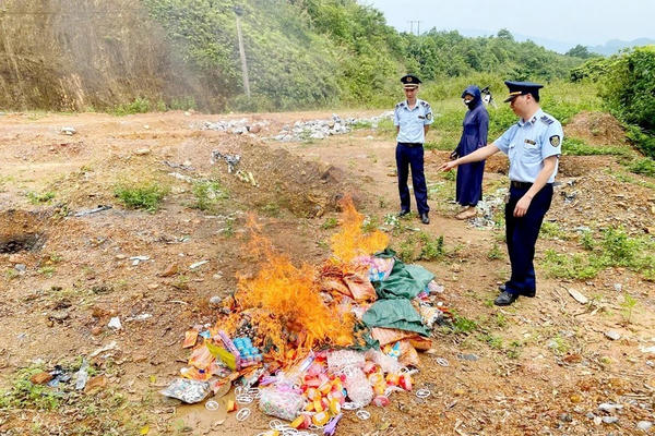 Phát hiện hơn 3.000 sản phẩm dành cho trẻ em không rõ nguồn gốc