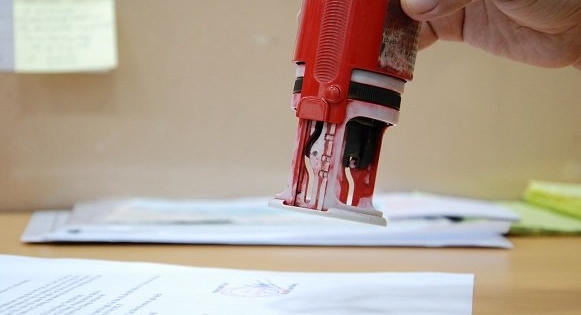 5.600 văn bản trái luật: Bộ, tỉnh ký sai, ai phải bồi thường 5.600 văn bản trái luật: Bộ, tỉnh ký sai, ai phải bồi thường