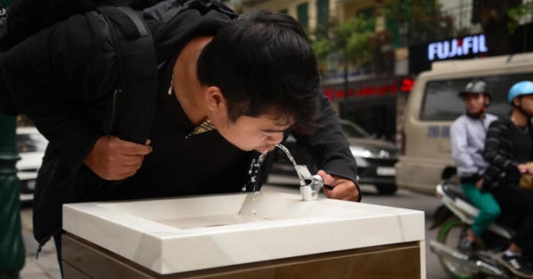 Hà Nội lắp trụ nước sạch miễn phí cho người dân, du khách Hà Nội lắp trụ nước sạch miễn phí cho người dân, du khách