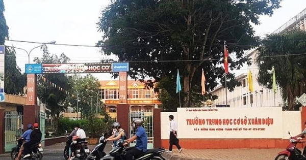 Tạm giữ hình sự thầy giáo nhắn tin gạ tình nữ sinh lớp 8