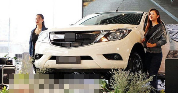 Giữa "tháng cô hồn" xe con, xe bán tải Thái ồ ạt cập cảng Việt Nam