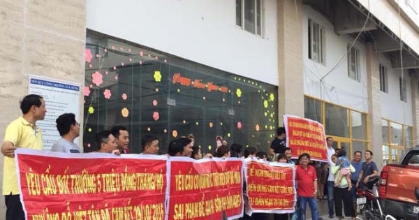 'Vây' chủ đầu tư dự án đòi nhà