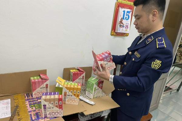 Hà Nội: Tạm giữ hơn 1 nghìn sản phẩm thuốc lá điện tử