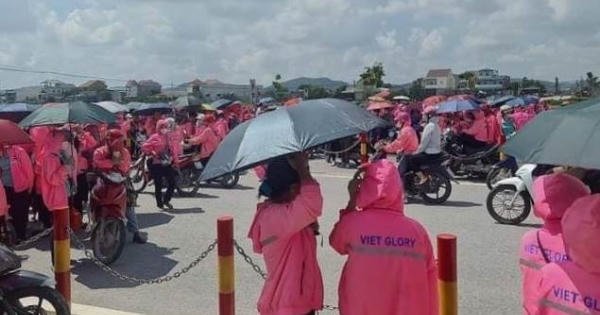 Hàng nghìn công nhân Công ty TNHH VietGlory bất ngờ "bỏ việc"