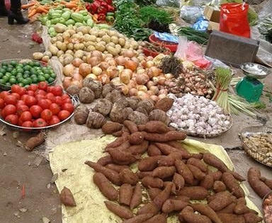 Giá cả thực phẩm sau Tết nhiều biến động Giá cả thực phẩm sau Tết nhiều biến động