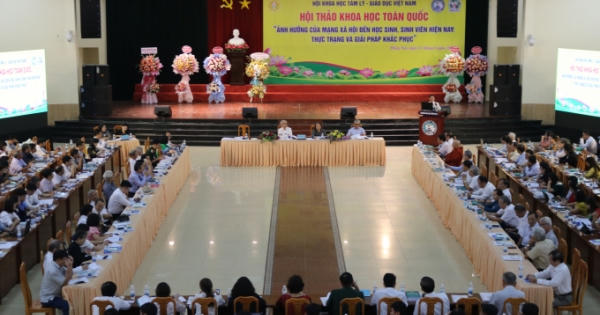 Nhiều giải pháp khắc phục ảnh hưởng tiêu cực của mạng xã hội đối với học sinh, sinh viên