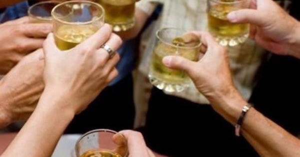 3 thói quen ăn uống khiến tăng huyết áp