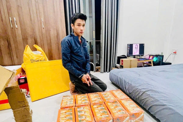 Triệt phá đường dây ma túy liên tỉnh ngụy trang trong thùng bánh kẹo, thu giữ 30kg cần sa