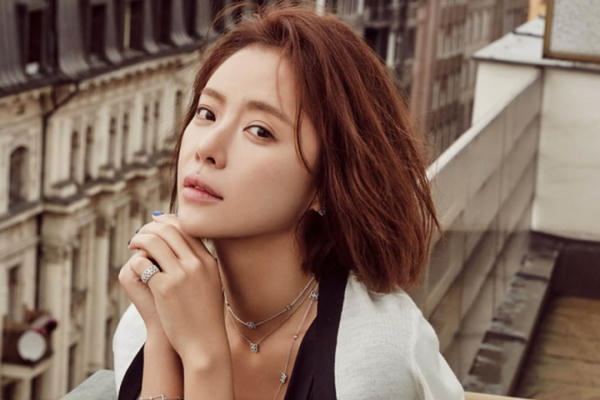 Hwang Jung Eum bất ngờ ly hôn sau 4 năm chung sống