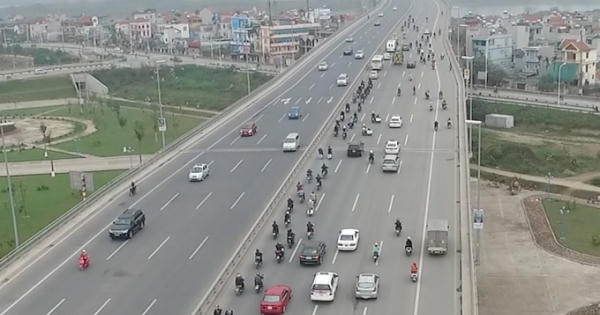 Flycam: Các "chiến hữu mô tô" tiễn đưa Trần Lập Flycam: Các "chiến hữu mô tô" tiễn đưa Trần Lập