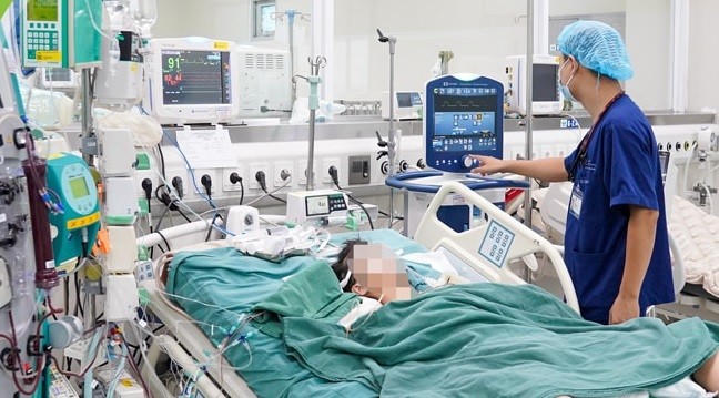 Bé gái 10 tuổi nguy kịch do uống nhầm thuốc diệt chuột Bé gái 10 tuổi nguy kịch do uống nhầm thuốc diệt chuột