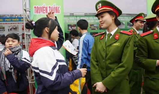 Bỏ khối C ngành Công an, Quân đội: Khối C đã hoàn thành sứ mệnh?
