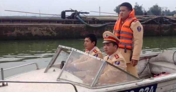 Hà Tĩnh: Cát tặc lộng hành, đánh cả công an xã