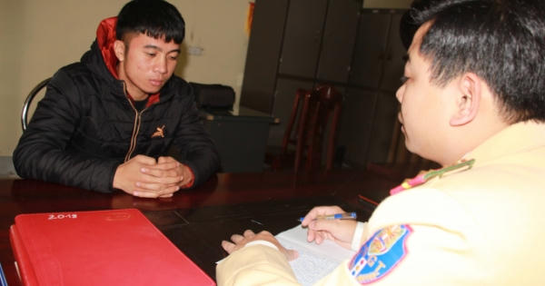 Tài xế xe cứu thương nhẫn tâm bỏ mặc các nạn nhân sau khi gây tai nạn