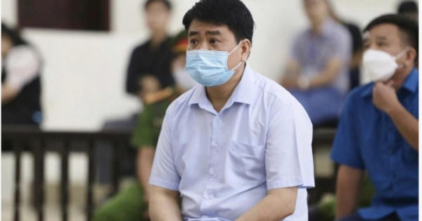 Cựu Chủ tịch TP Hà Nội Nguyễn Đức Chung chuẩn bị hầu toà lần thứ 5