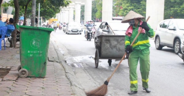 Chuyện đời bên những xe rác: Ôm gối khóc một mình vì… tủi thân