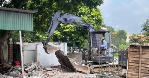 Vĩnh Phúc: Tháo dỡ công trình vi phạm an toàn hành lang giao thông Quốc lộ 2A