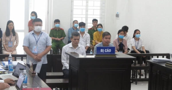 Hầu tòa vì lập quỹ trái phép