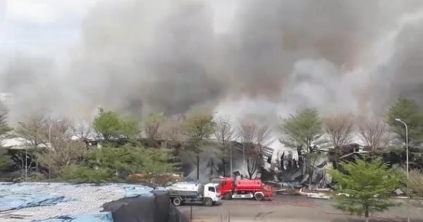 Cháy lớn thiêu rụi kho hàng chứa 18.000 tấn điều ở Bà Rịa - Vũng Tàu Cháy lớn thiêu rụi kho hàng chứa 18.000 tấn điều ở Bà Rịa - Vũng Tàu