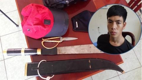 Bà chủ đồng ý quan hệ với cướp: Tước dao khi...đang cởi