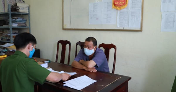 Xé biên bản, đánh công an sau khi bị phát hiện vẫn mở bán cà phê