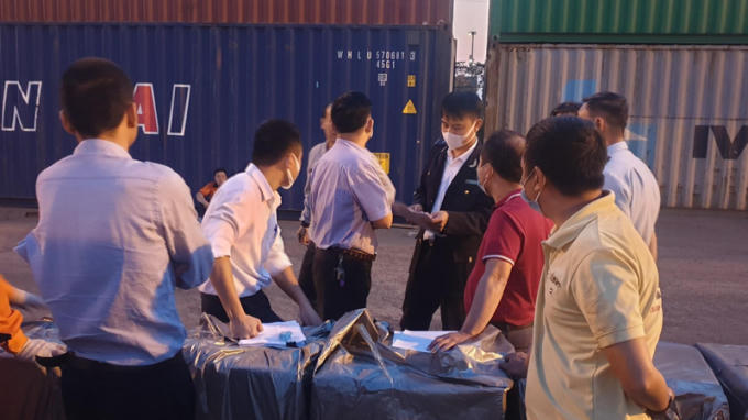 Phát hiện container loa đài nhập khẩu nghi xâm phạm quyền sở hữu trí tuệ Phát hiện container loa đài nhập khẩu nghi xâm phạm quyền sở hữu trí tuệ