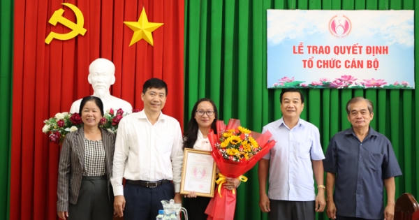 Bà Ngô Thị Ngọc Sương làm Giám đốc sở Tài chính tỉnh Đồng Tháp Bà Ngô Thị Ngọc Sương làm Giám đốc sở Tài chính tỉnh Đồng Tháp
