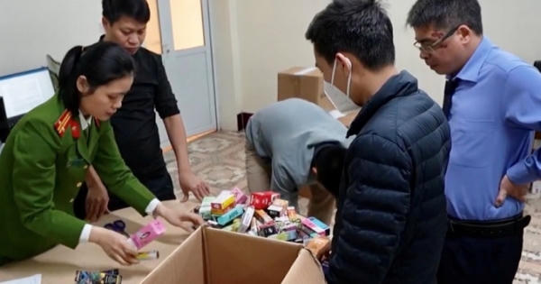 2 đối tượng mua bán thuốc lá có tẩm chất ma túy sa lưới