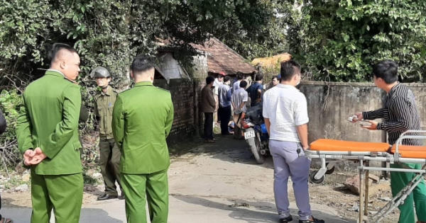 Mẹ chết trong tư thế treo cổ, con gái tử vong giữa sân với nhiều dấu hiệu bất thường