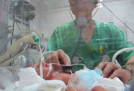 Hy hữu: Mổ ngồi lấy thai nhi của bệnh nhân ung thư giai đoạn 4