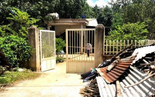 Người đàn ông tử vong trong nhà vệ sinh với nhiều vết thương trên người
