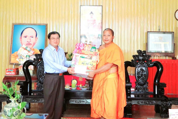 Lãnh đạo tỉnh Kiên Giang chúc Tết cổ truyền Chôl Chnăm Thmây tại U Minh Thượng