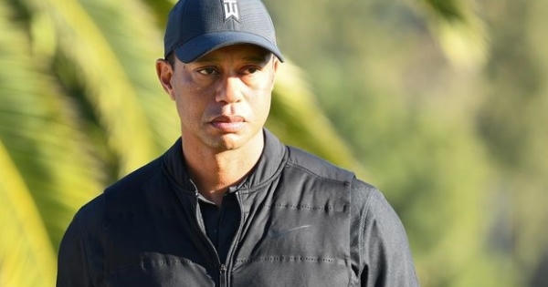 'Ông hoàng làng golf' Tiger Woods gặp tai nạn xe hơi