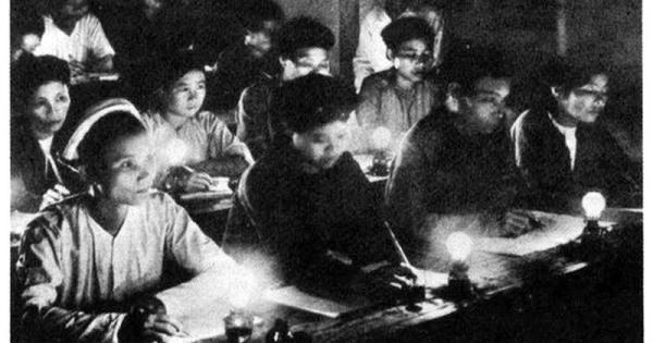 Từ bình dân học vụ tới câu chuyện chuyển đổi số