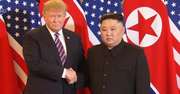 Thời khắc lịch sử Tổng thống Mỹ Donald Trump gặp Nhà lãnh đạo Triều Tiên Kim Jong-un tại Hà Nội Thời khắc lịch sử Tổng thống Mỹ Donald Trump gặp Nhà lãnh đạo Triều Tiên Kim Jong-un tại Hà Nội