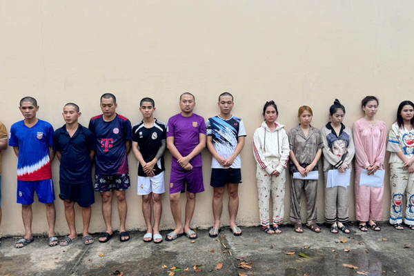 Khởi tố 13 đối tượng “Tổ chức sử dụng trái phép ma tuý” tại quán Karaoke X-Men