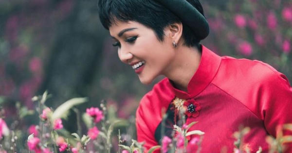 H’hen Niê: “Lọ Lem có bà tiên giúp đỡ, Hen tự tạo phép màu cho cuộc đời mình” H’hen Niê: “Lọ Lem có bà tiên giúp đỡ, Hen tự tạo phép màu cho cuộc đời mình”