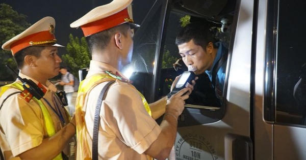 CSGT phát hiện 150.000 trường hợp vi phạm sau 15 ngày tổng kiểm soát xe CSGT phát hiện 150.000 trường hợp vi phạm sau 15 ngày tổng kiểm soát xe