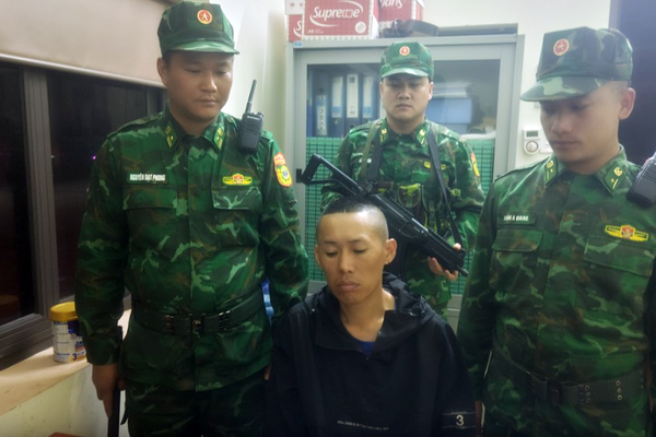 Một người bị cứa cổ bằng dao rọc giấy trong vụ xô xát tại cửa khẩu quốc tế Lào Cai